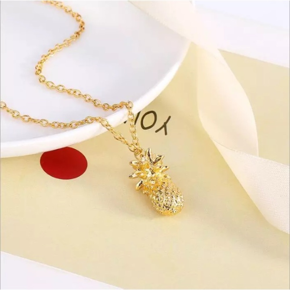 3 for $15🍍 Gold pineapple Statement necklace - Picture 4 of 4